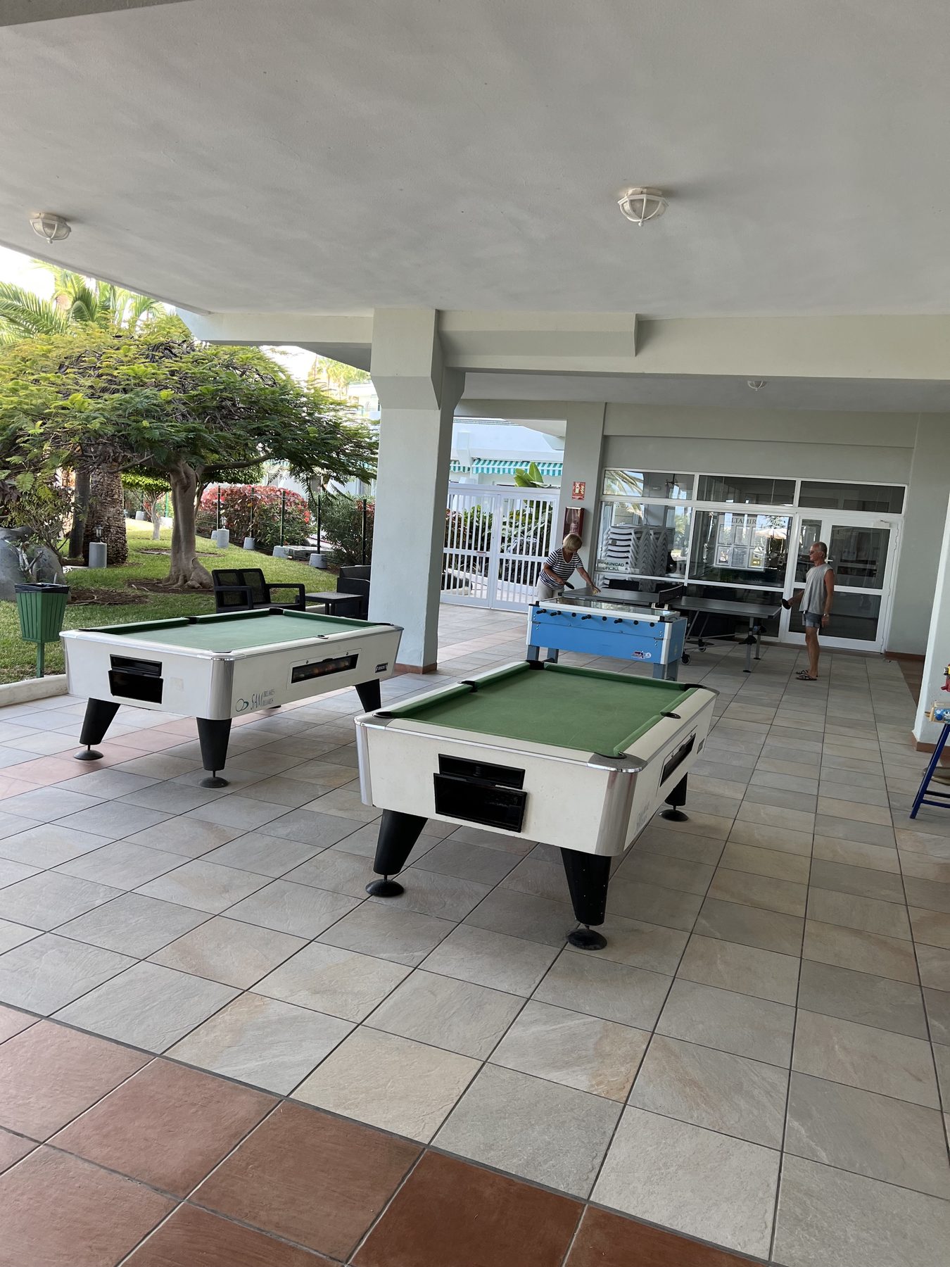 Billard & Kicker am Pool